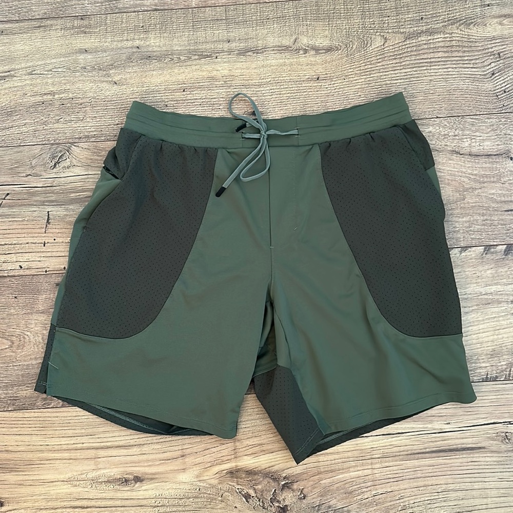 Lululemon men’s athletic shorts